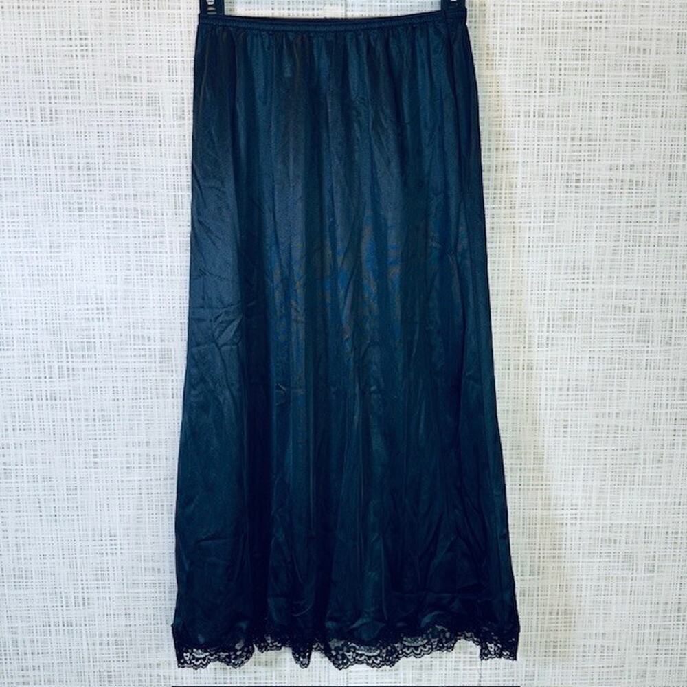 Greenco Maid Black Slip, Antron III Nylon Exclusive of Ornamentation Med USA VTG